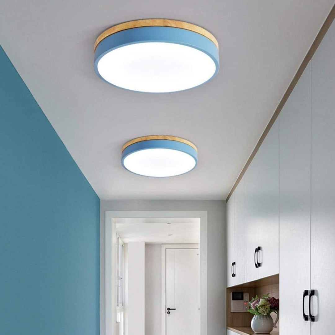 Runde LED-Deckenleuchte mit Holzrand und 3 Lichtfarben