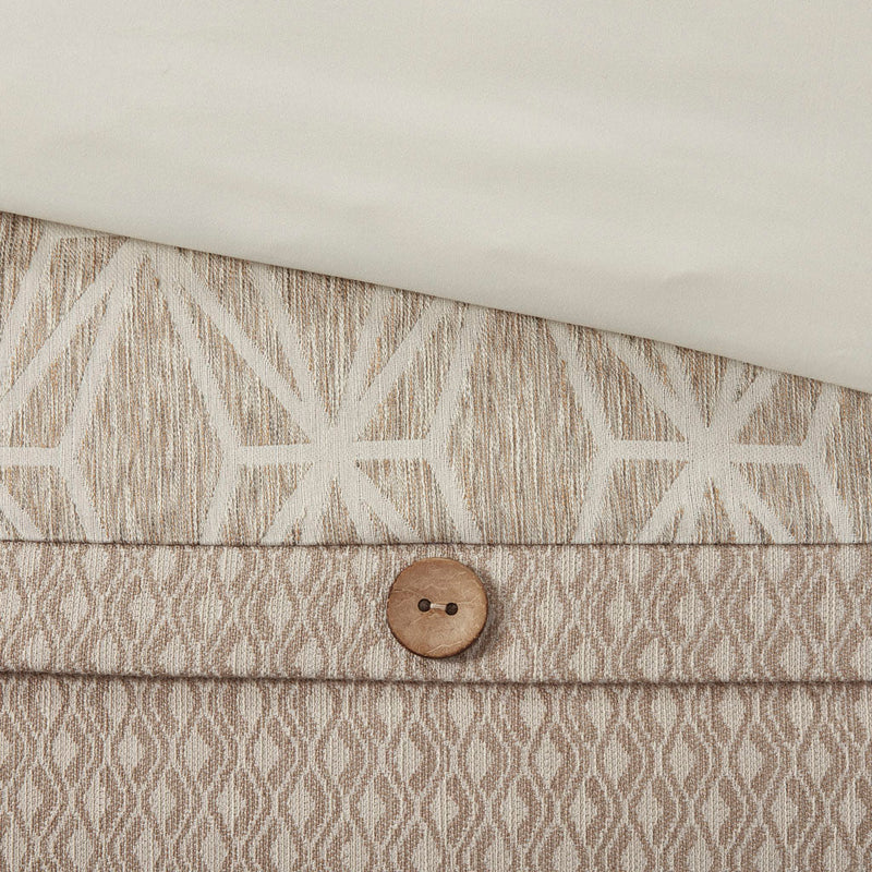 9-teiliges Bettwäsche-Set in Taupe mit geometrischem Jacquardmuster und dekorativen Knöpfen