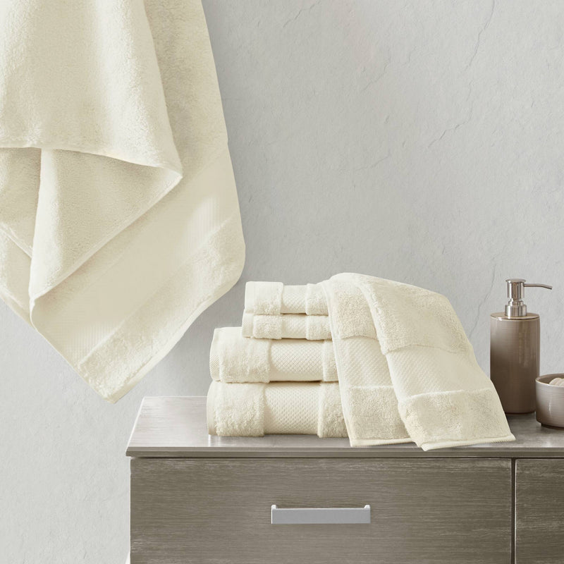 Sechsteiliges Handtuch-Set mit weicher Frottierstruktur und Bordüren