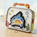 Steckspiel-Mosaik mit Pilznägeln im Koffer