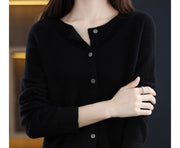 Feine Damen-Strickjacke mit Rundhalsausschnitt
