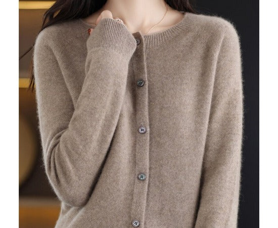 Feine Damen-Strickjacke mit Rundhalsausschnitt