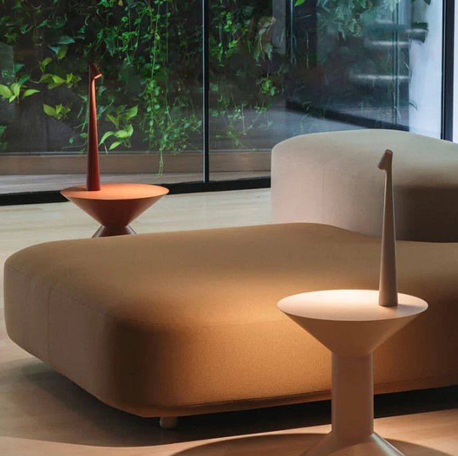 Kabellose LED-Tischlampe im minimalistischen Design