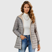 Leichter Damen-Steppmantel mit Teddyfutter