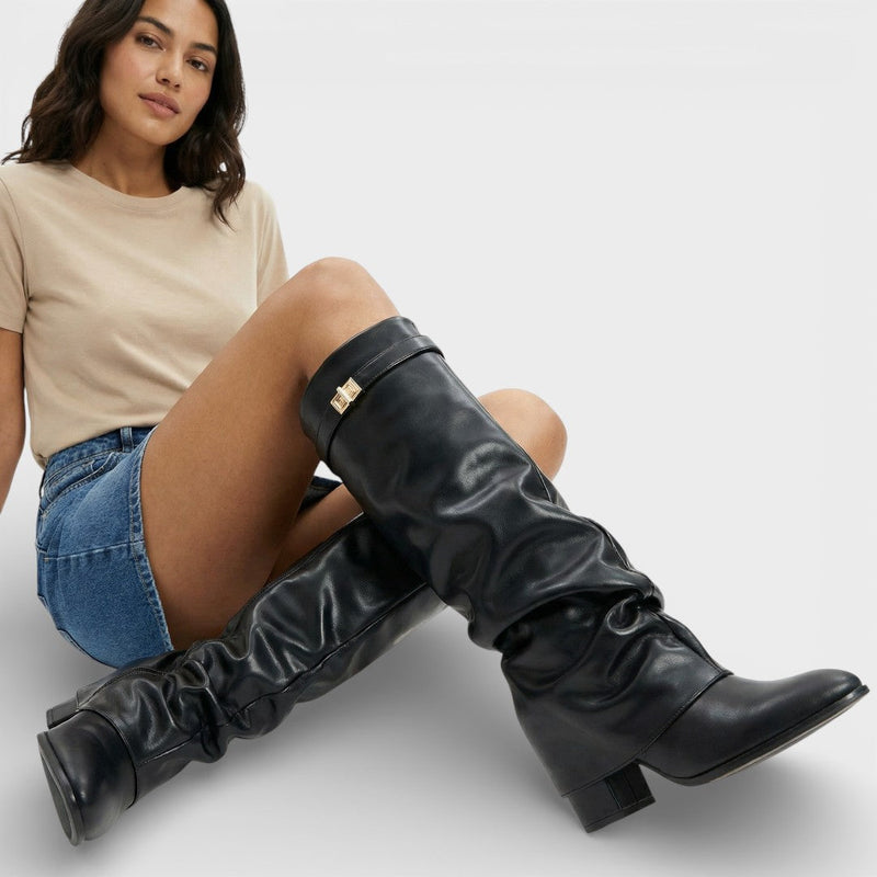 Elegante Damen-Slouch-Stiefel mit spitzer Zehe