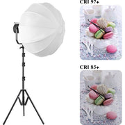 Schwarze LED-Videoleuchte mit Stativ und weißer Laternen-Softbox