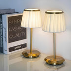 Kabellose Tischlampe mit Kristallbehang
