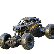 Detailliertes Geländewagen-Spielzeug mit groben Reifen und Überrollkäfig