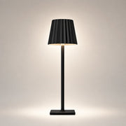 Kabellose Akku-Tischlampe mit Plissee-Schirm