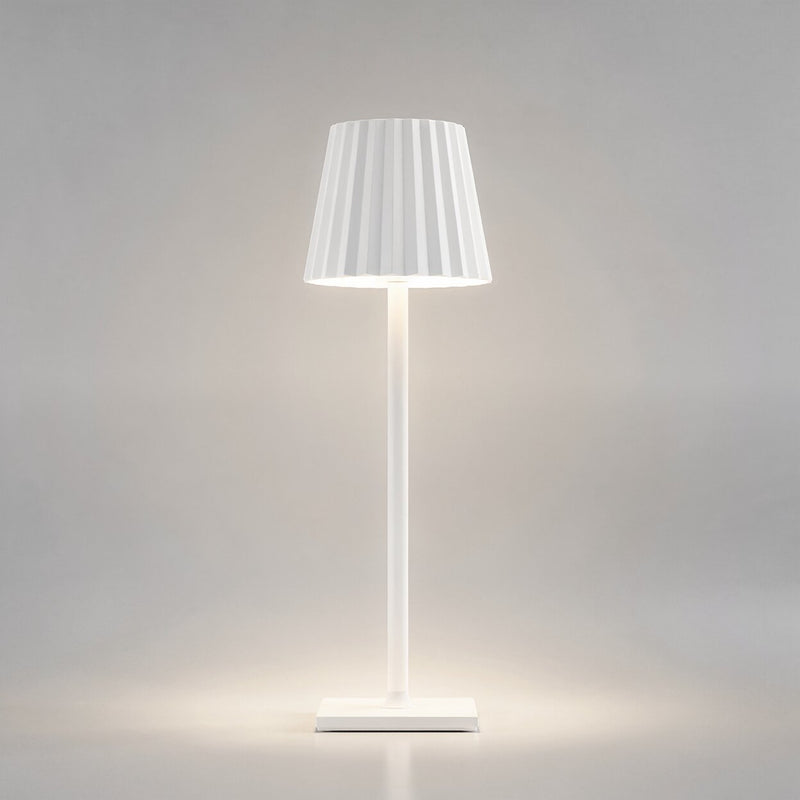 Kabellose Akku-Tischlampe mit Plissee-Schirm