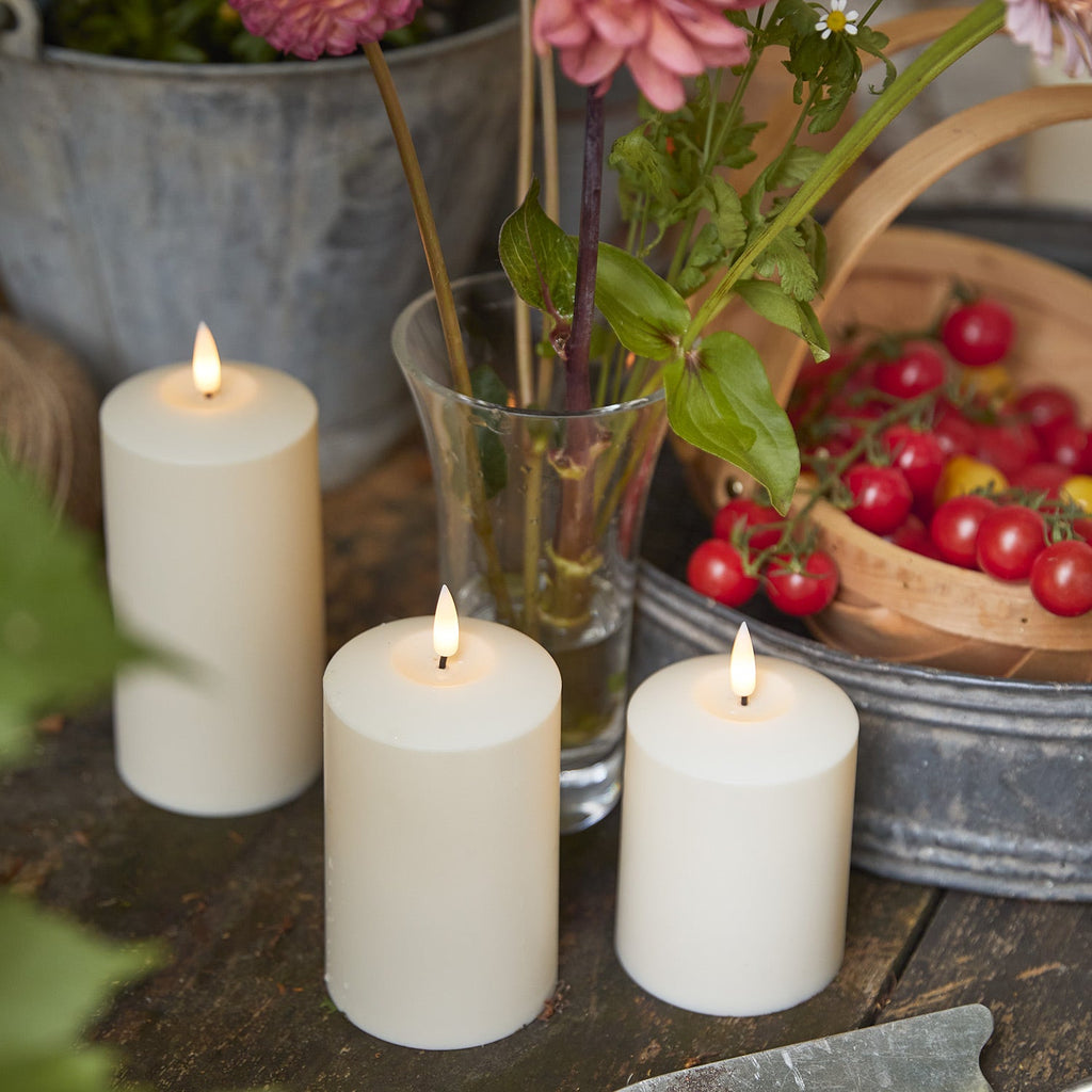 Flammenlose LED-Kerzen mit Timer im 3er-Set