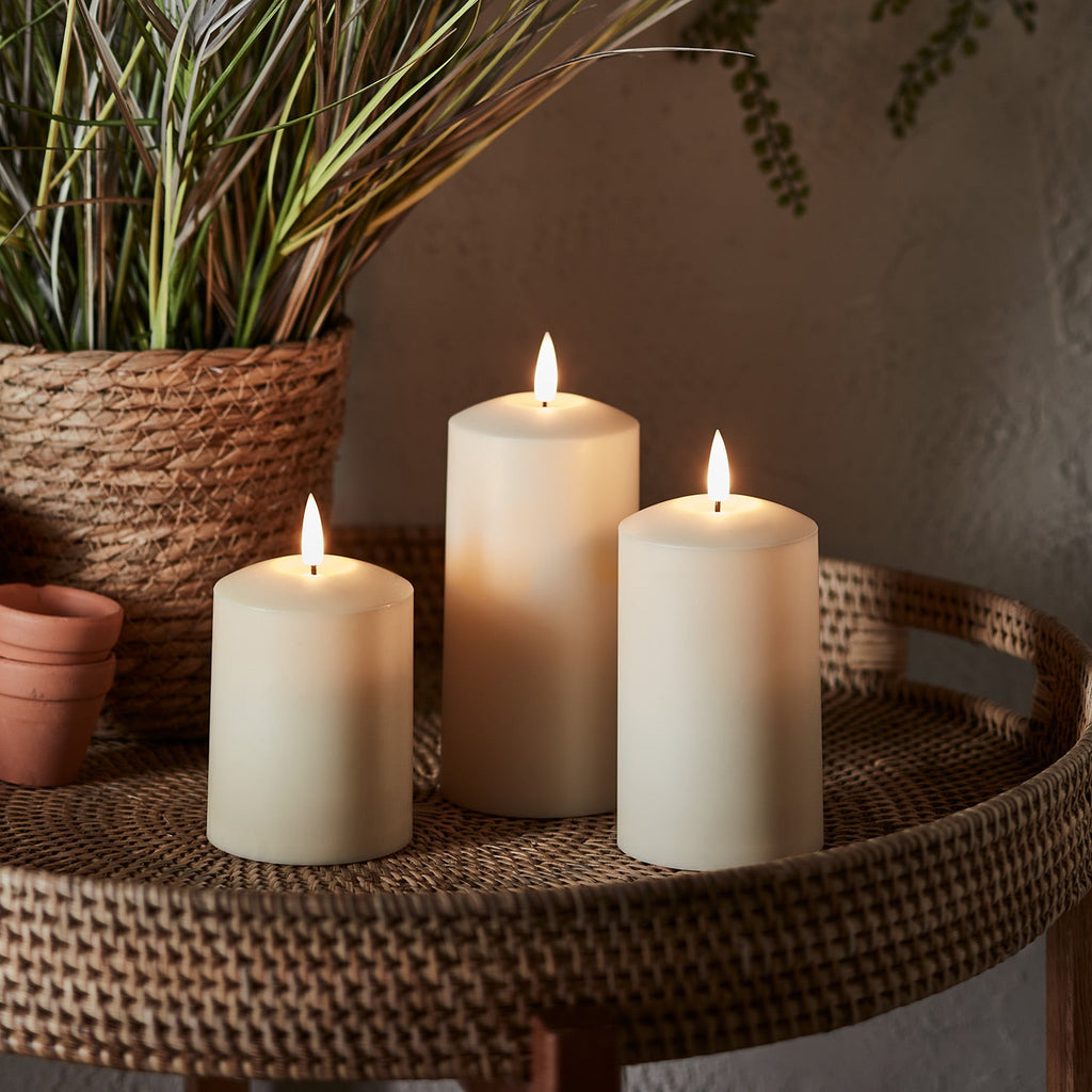 Flammenlose LED-Kerzen mit Timer im 3er-Set