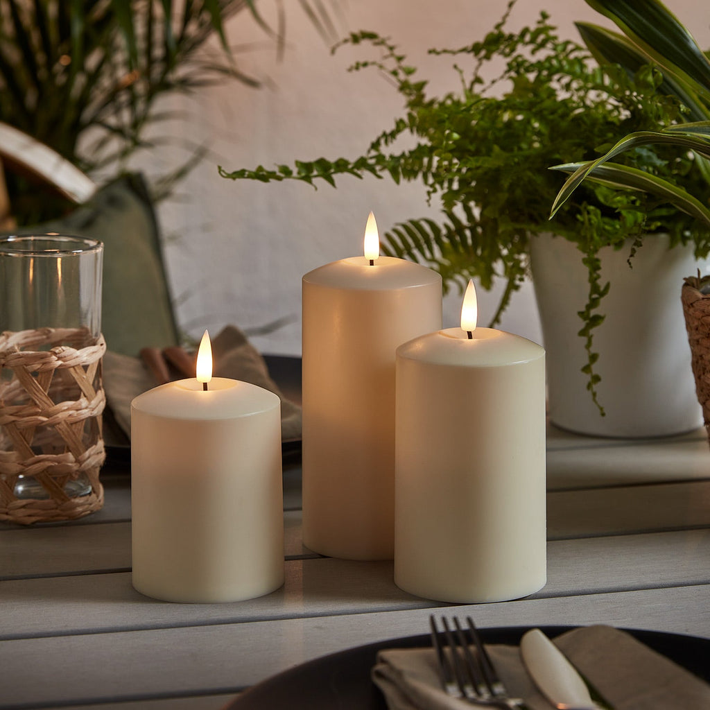 Flammenlose LED-Kerzen mit Timer im 3er-Set