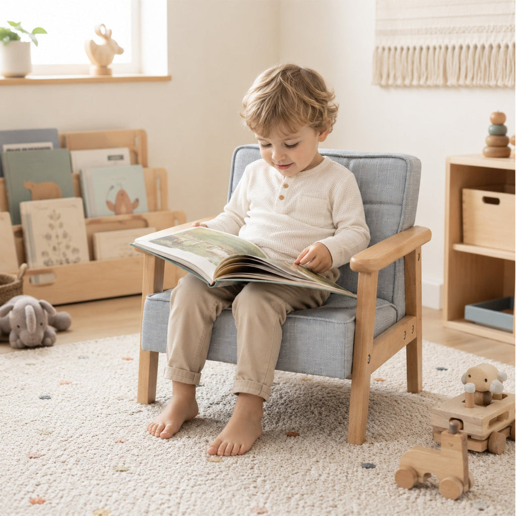 Gepolstertes Kindersofa mit Armlehnen aus Buchenholz