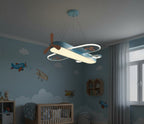 Dimmbare LED-Pendelleuchte im Flugzeug-Design für das Kinderzimmer