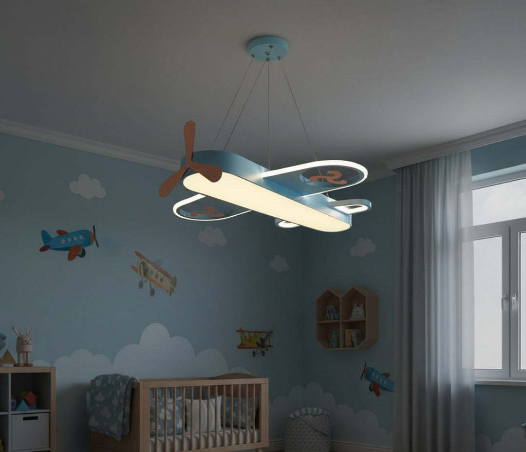 Dimmbare LED-Pendelleuchte im Flugzeug-Design für das Kinderzimmer