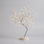 LED-Lichterbaum als dekorative Stimmungsleuchte