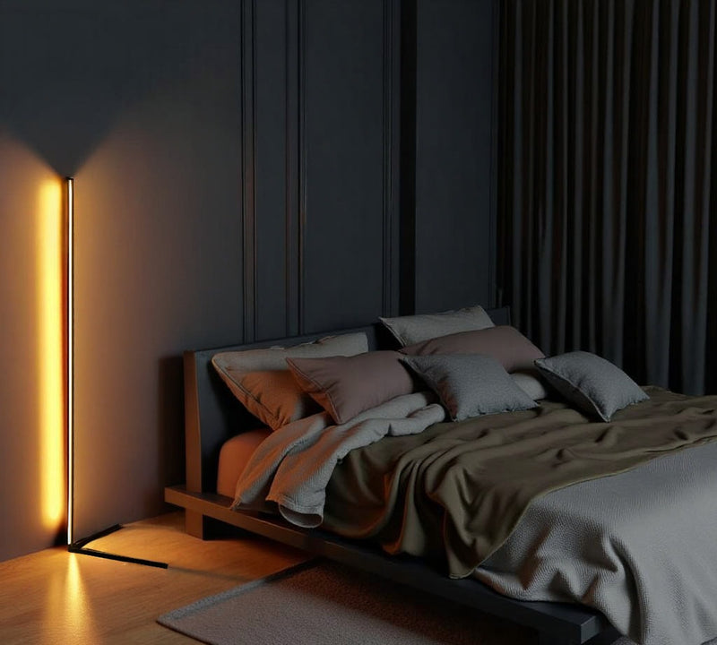 Schlanke LED-Stehleuchte für Ecken und Wohnzimmer