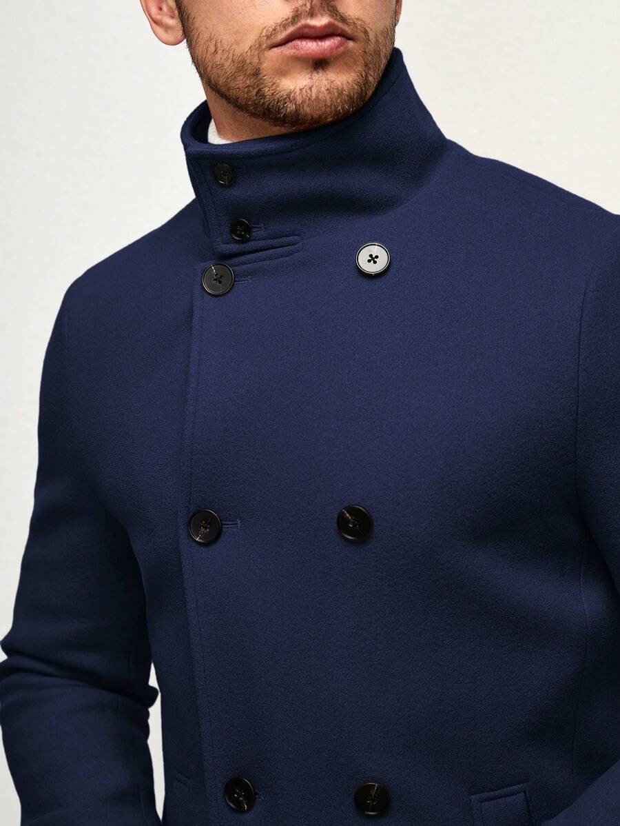 Zweireihiger Herren-Caban mit Kragen zum Hochknöpfen