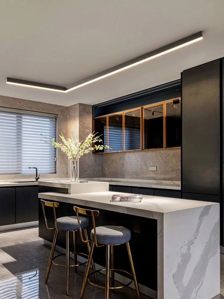 Moderne lineare LED-Deckenleuchte