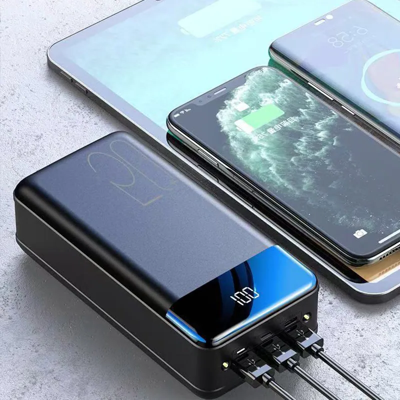 Powerbank mit Digitalanzeige und mehreren Anschlüssen für mobile Geräte