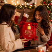 Rote buchähnliche Geschenkbox für einen Parfüm-Adventskalender mit goldfarbenen Ornamenten und Schneeflocken