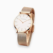 Analoge Armbanduhr mit rundem Zifferblatt und Metallgeflechtarmband