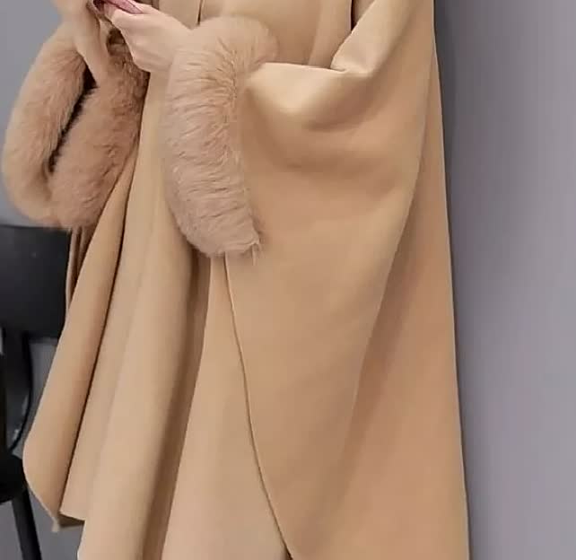 Eleganter Damen-Cape-Mantel mit Kunstfellbesatz