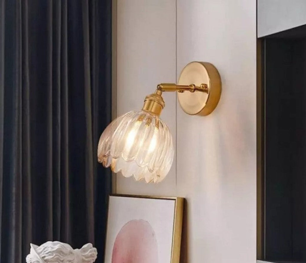 Retro-Wandleuchte mit Glasschirm in Tulpenform