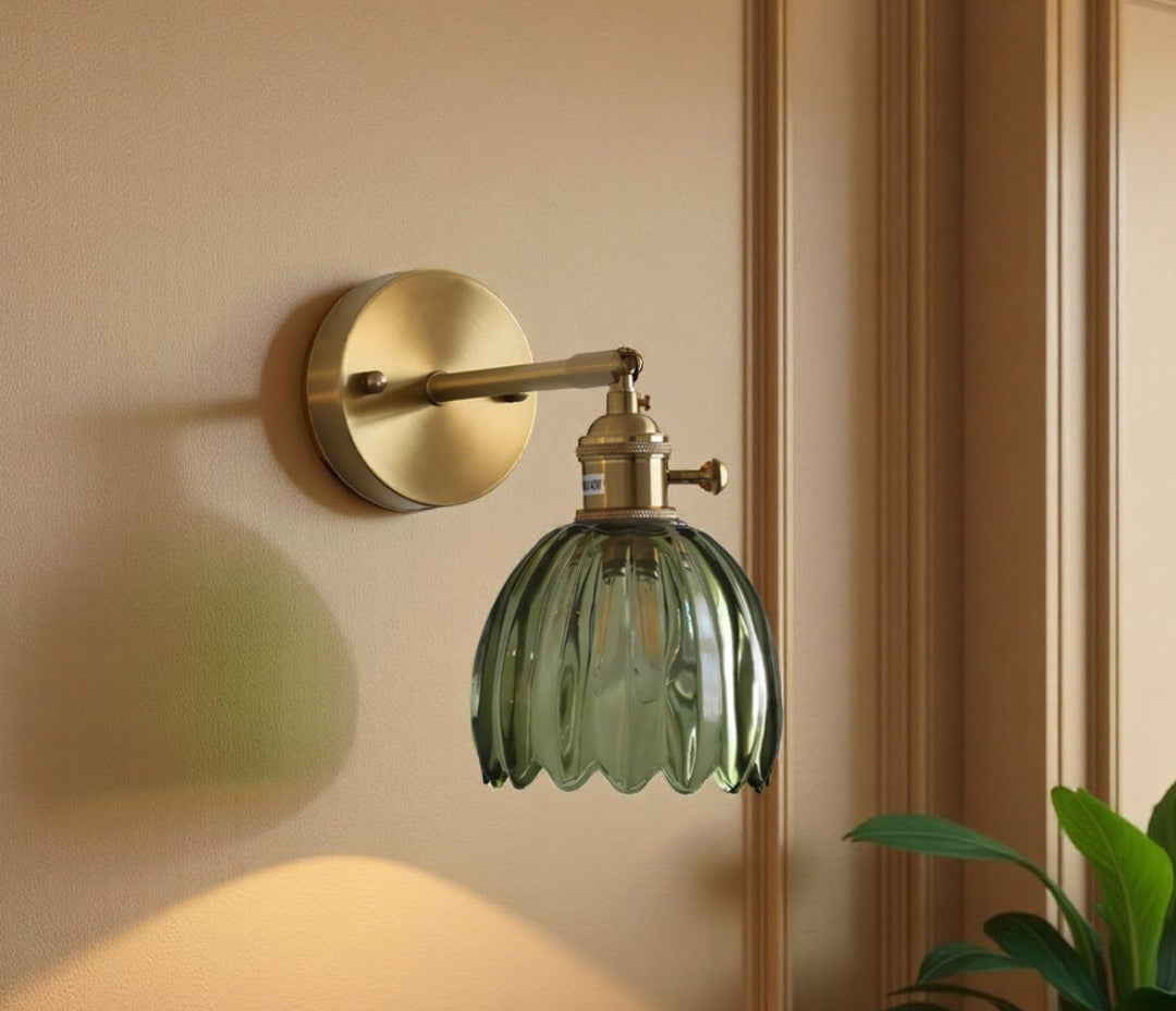 Retro-Wandleuchte mit Glasschirm in Tulpenform