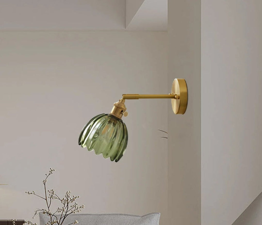 Retro-Wandleuchte mit Glasschirm in Tulpenform