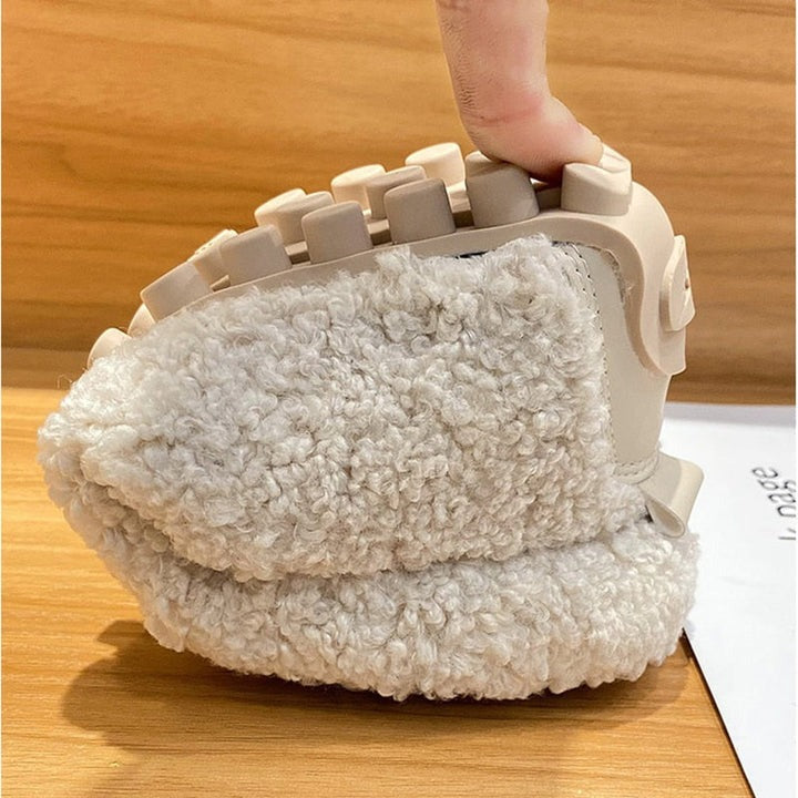 Kuschelige Teddy-Hausschuhe in Slipper-Form