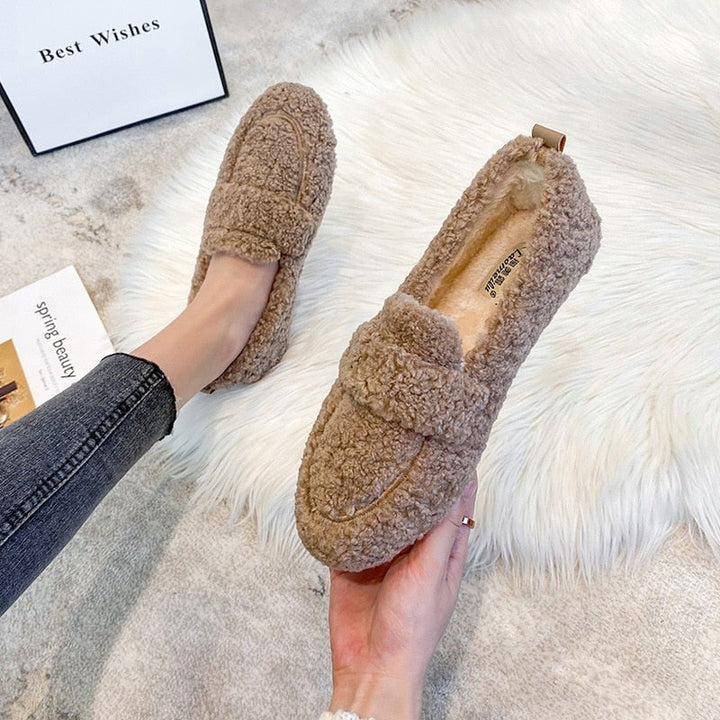 Kuschelige Teddy-Hausschuhe in Slipper-Form