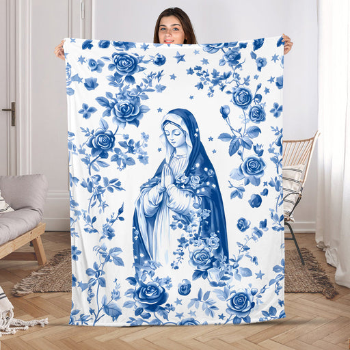 Weiße Fleecedecke mit blauem Blumenmuster und betender Maria